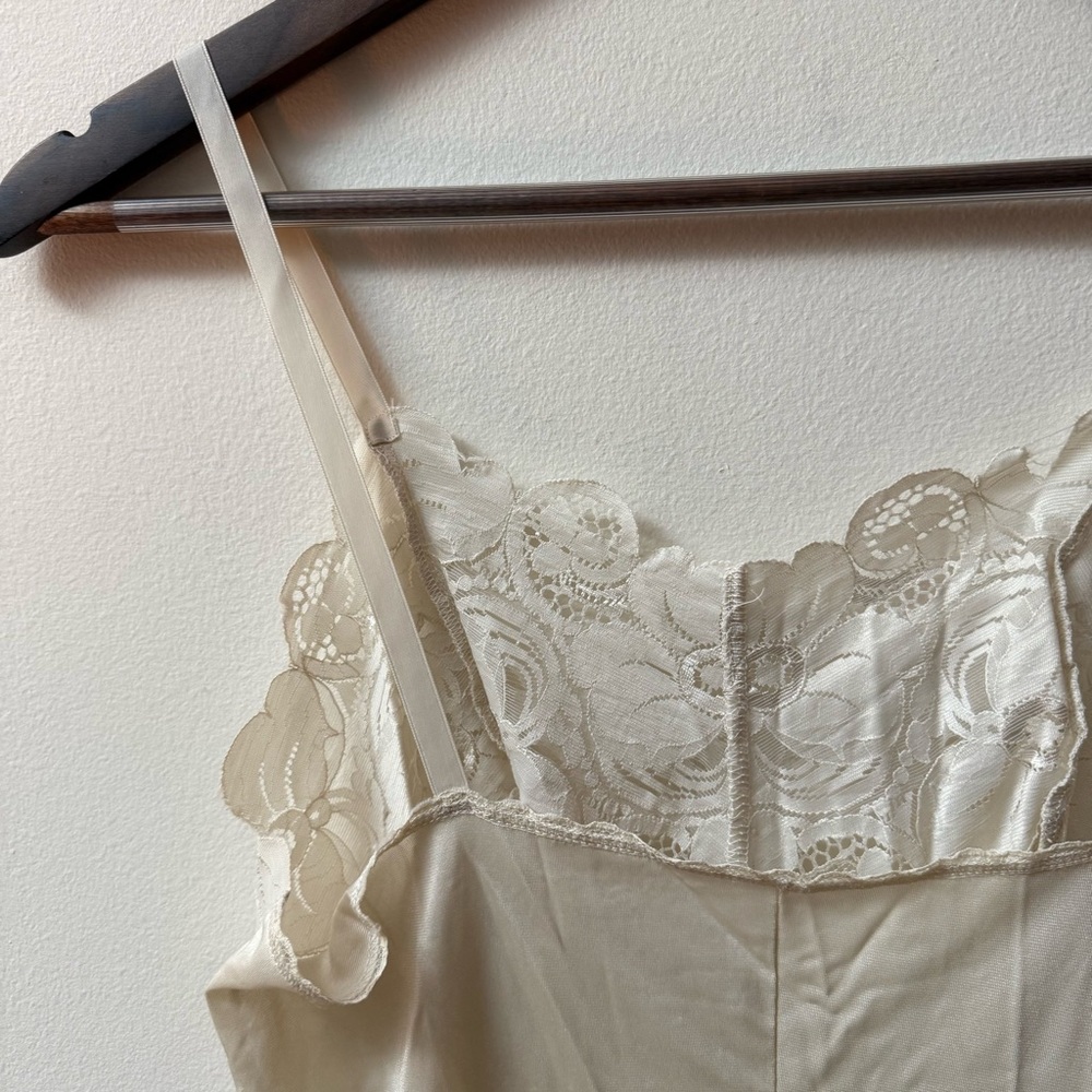 Vintage St. Michael Ivory Slip - Picture 6 of 9